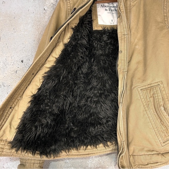 Abercrombie y2k khaki tan Sherpa fur bomber jacket small men women - Picture 6 of 9